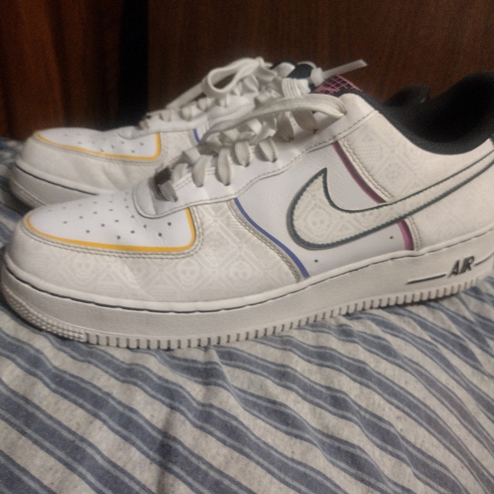 **Nike**